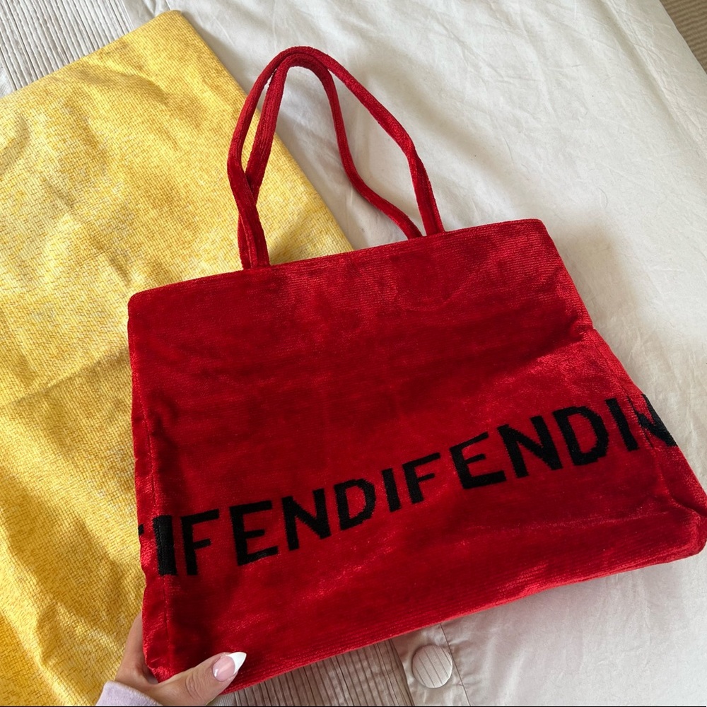 Fendi logo purse